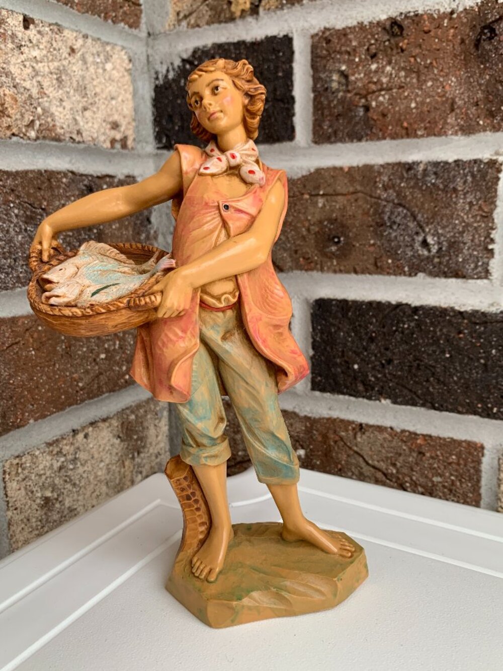 FONTANINI DEPOSE ITALY 7.5"JESSE w/BASKET OF FISH NATIVITY VILLAGE FIGURE 52888